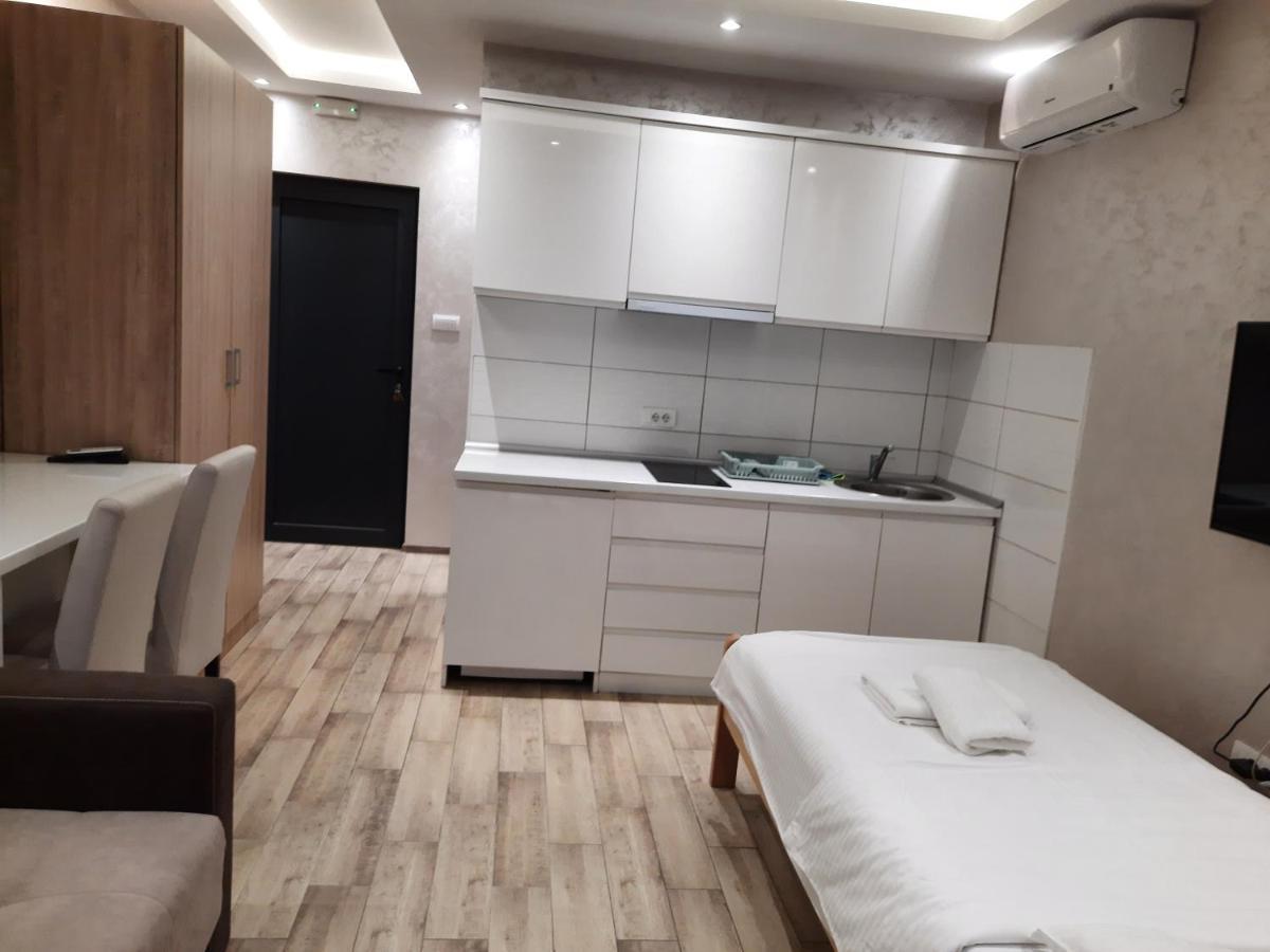 Dubai Apartmani โนวีปาซาร์ ภายนอก รูปภาพ