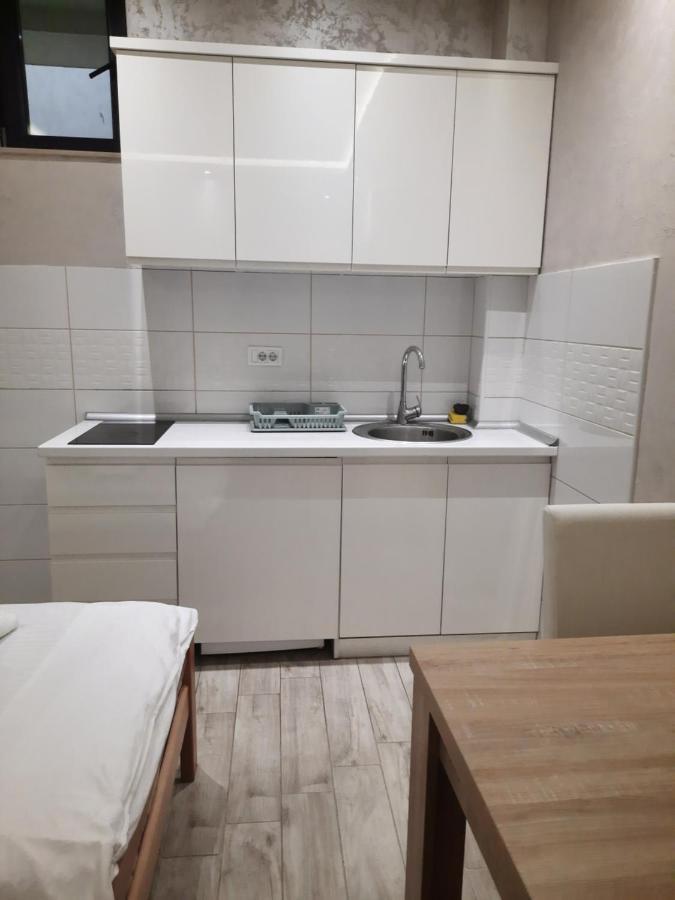 Dubai Apartmani โนวีปาซาร์ ภายนอก รูปภาพ