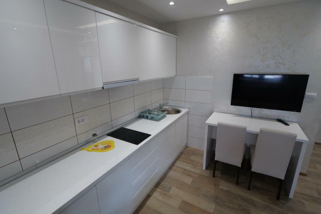 Dubai Apartmani โนวีปาซาร์ ภายนอก รูปภาพ